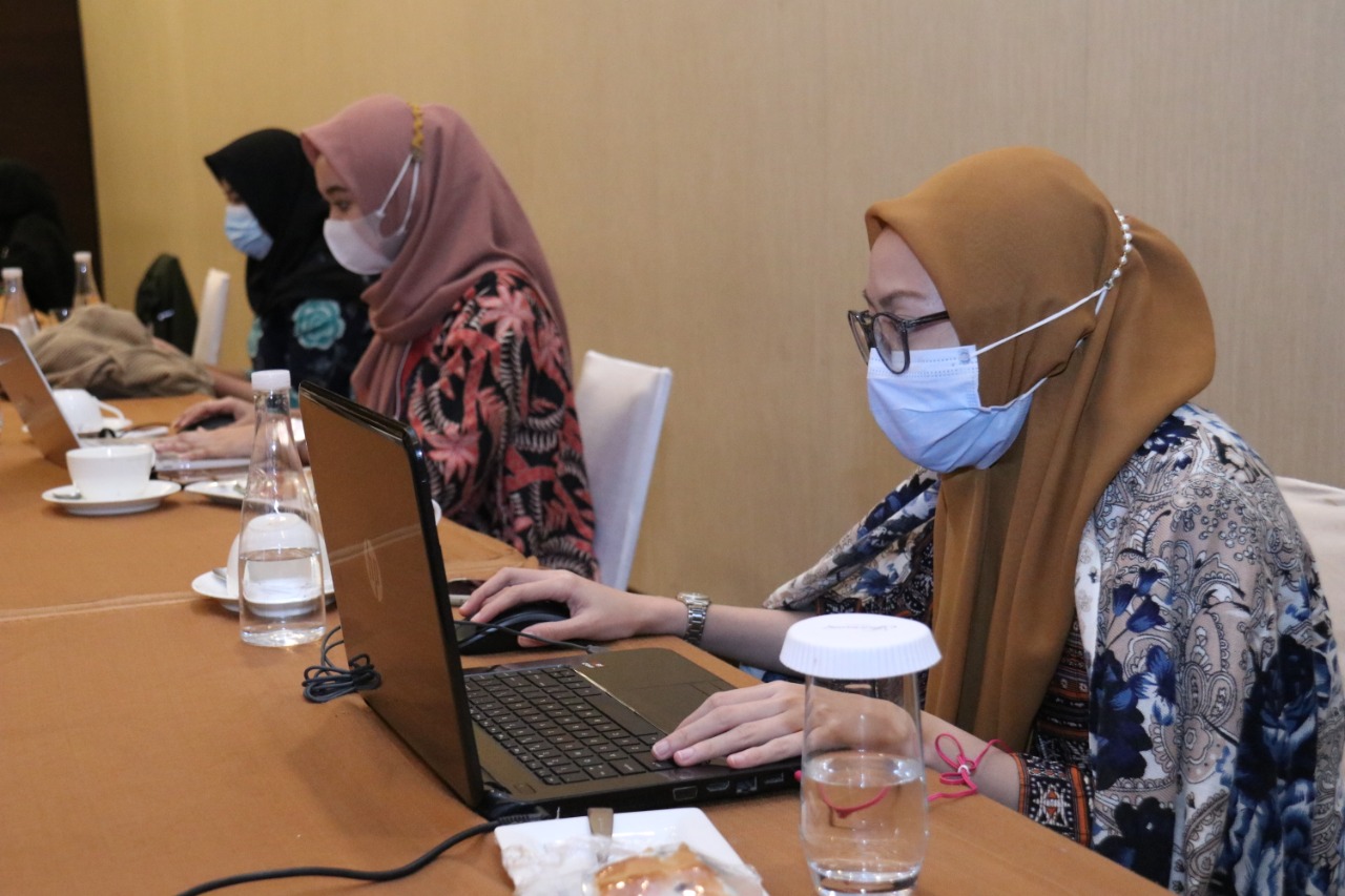20210401 Focus Group Discussion FGD Pelaksanaan Bimbingan Teknis Asesor Pemantauan dan Evaluasi SPBE Tahun 2021 Hari Ke 2 11