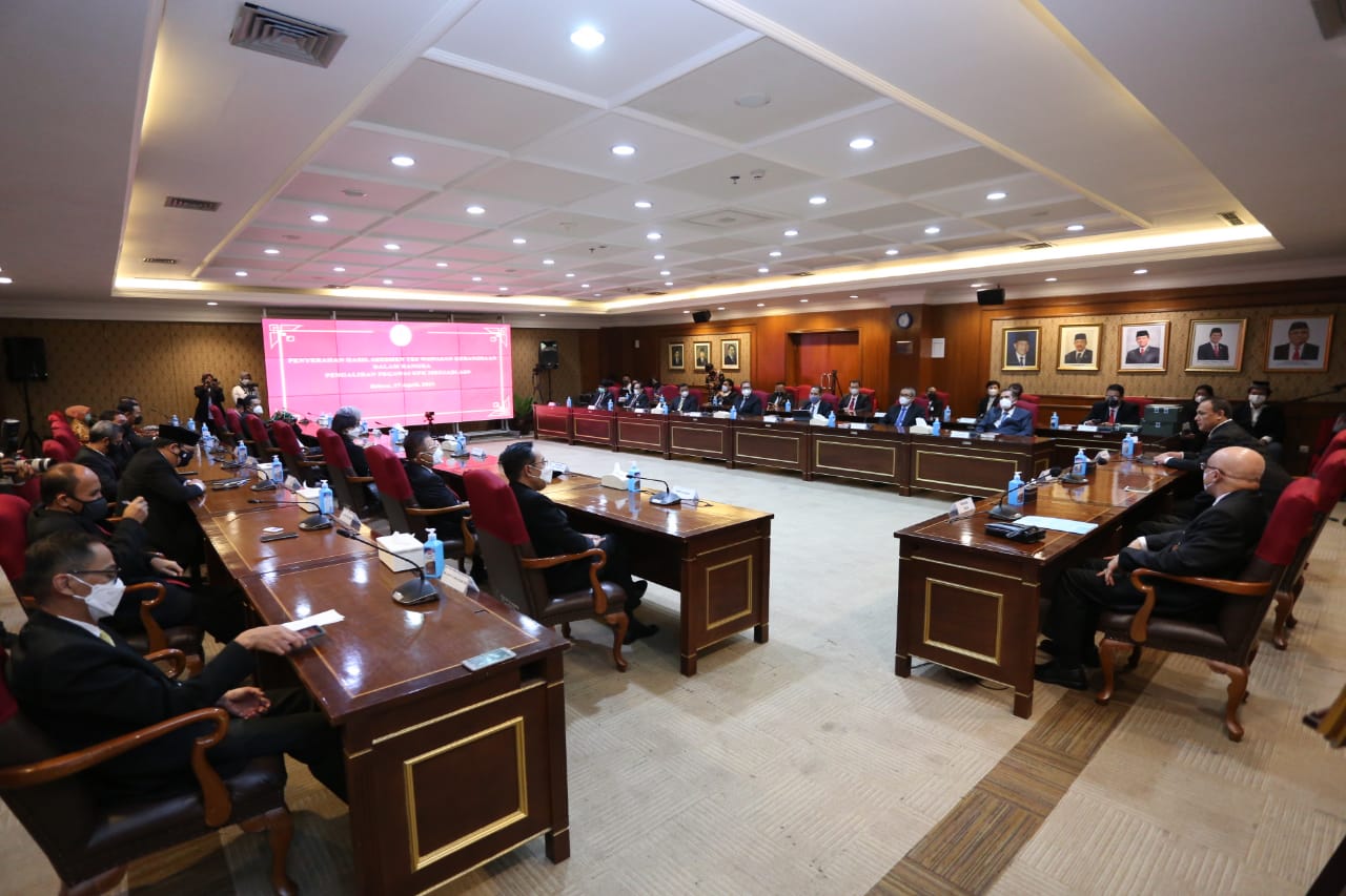 20210427 Penyerahan Hasil Asesmen Tes TWK Pegawai KPK 18