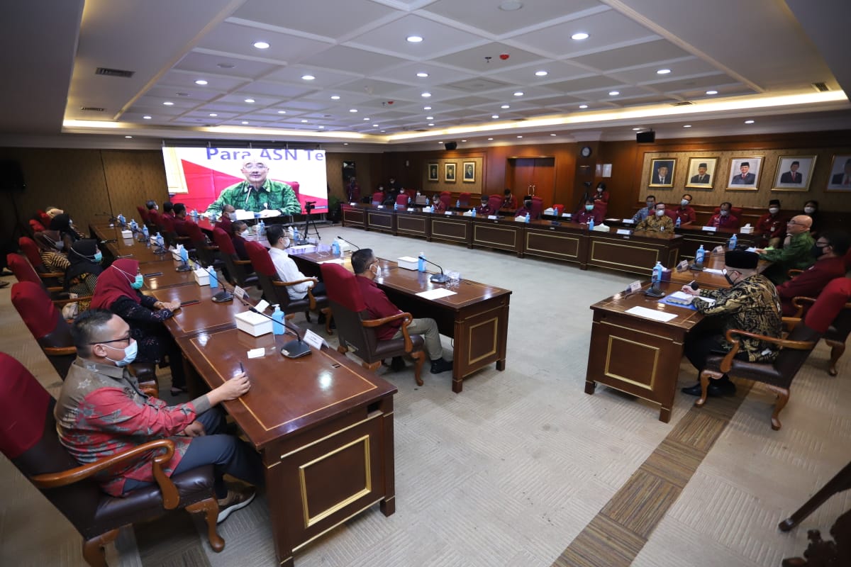 20210505 Penyerahan Penghargaan dan Santunan Kepada Para ASN Tewas dalam Tugas Penanganan Covid 19 15