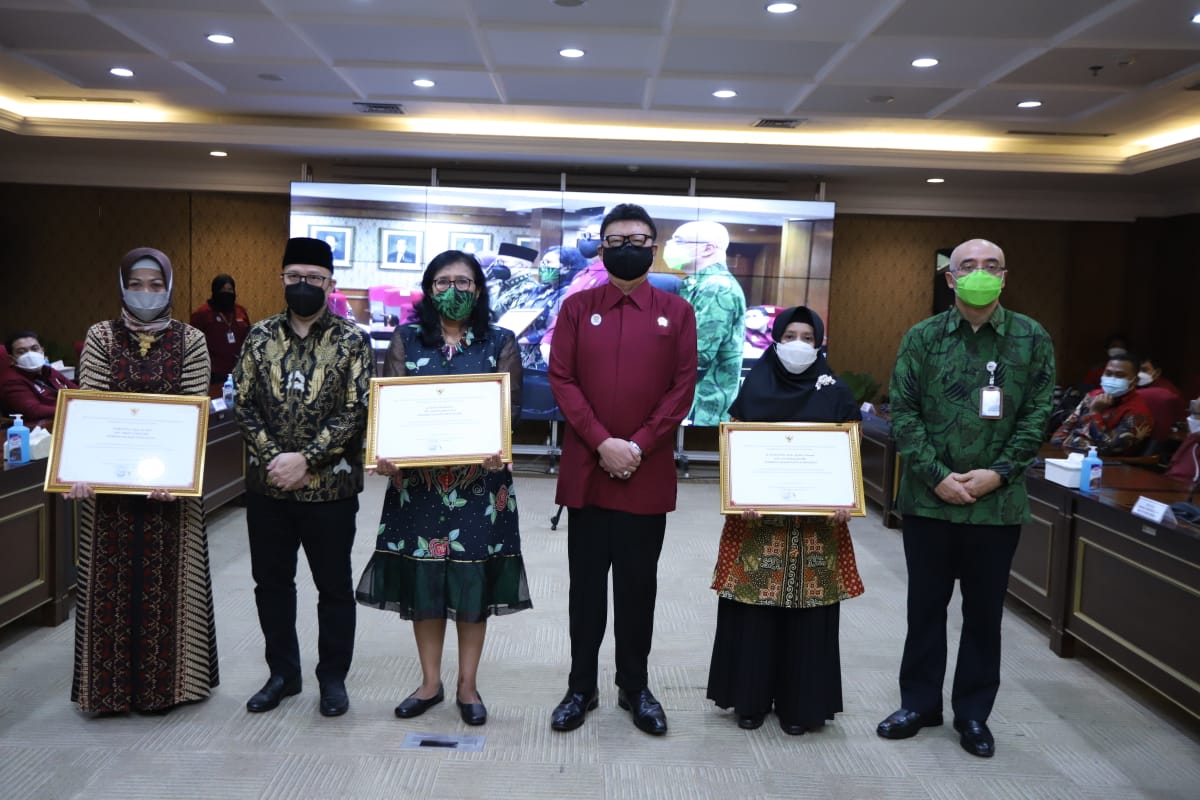 20210505 Penyerahan Penghargaan dan Santunan Kepada Para ASN Tewas dalam Tugas Penanganan Covid 19 14