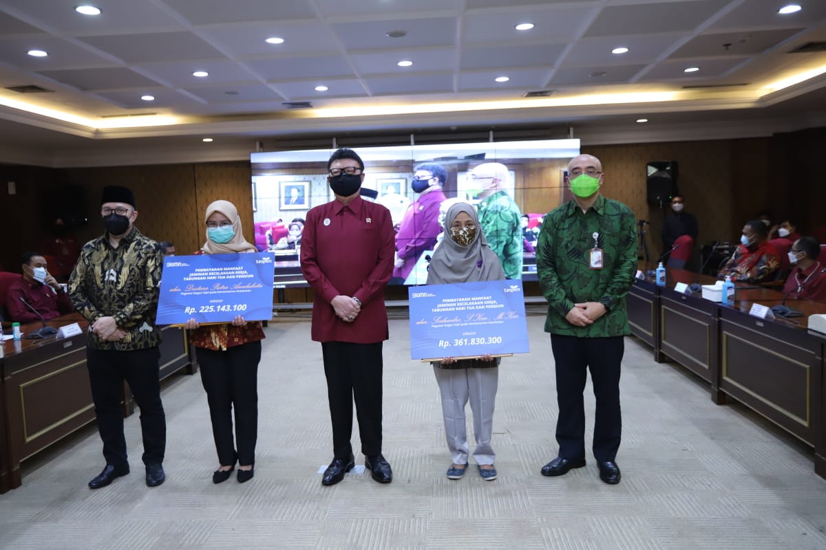 20210505 Penyerahan Penghargaan dan Santunan Kepada Para ASN Tewas dalam Tugas Penanganan Covid 19 15