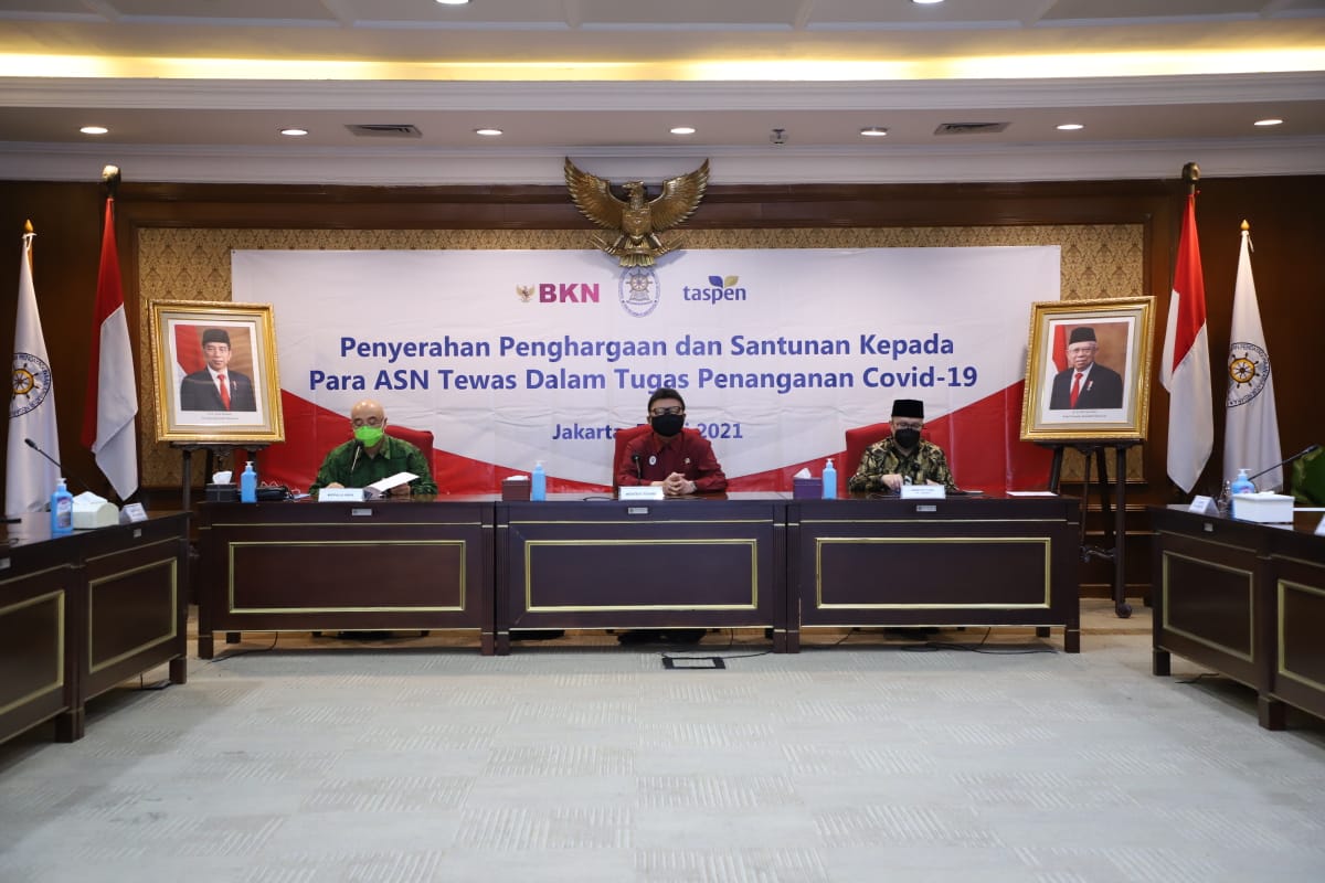 20210505 Penyerahan Penghargaan dan Santunan Kepada Para ASN Tewas dalam Tugas Penanganan Covid 19 2