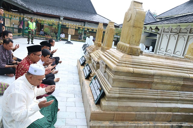 makam demak 1