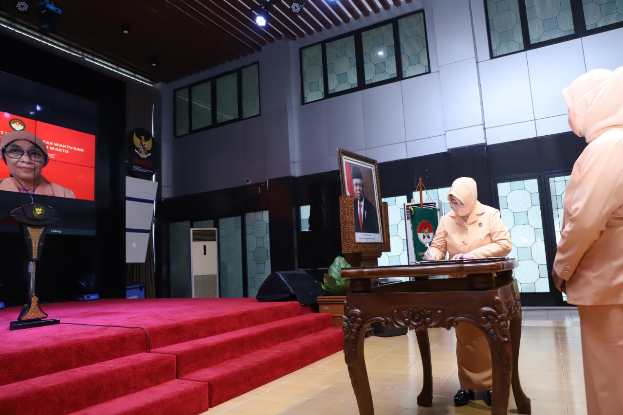 20211228 Sertijab Ketua Antar Waktu DWP Kementerian PANRB Masa Bakti 2019 2021 1