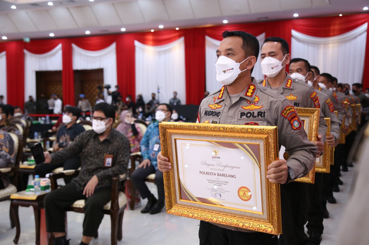20220310 Penyampaian Hasil Evaluasi dan Penghargaan Pelayanan Publik Lingkup Polri Tahun 2021 13
