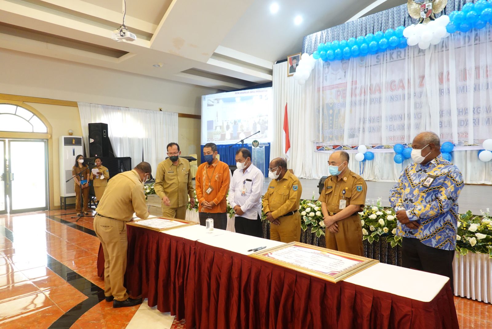 20220330 Penyerahan Penghargaan Pelayanan Publik Provinsi Papua Barat 14