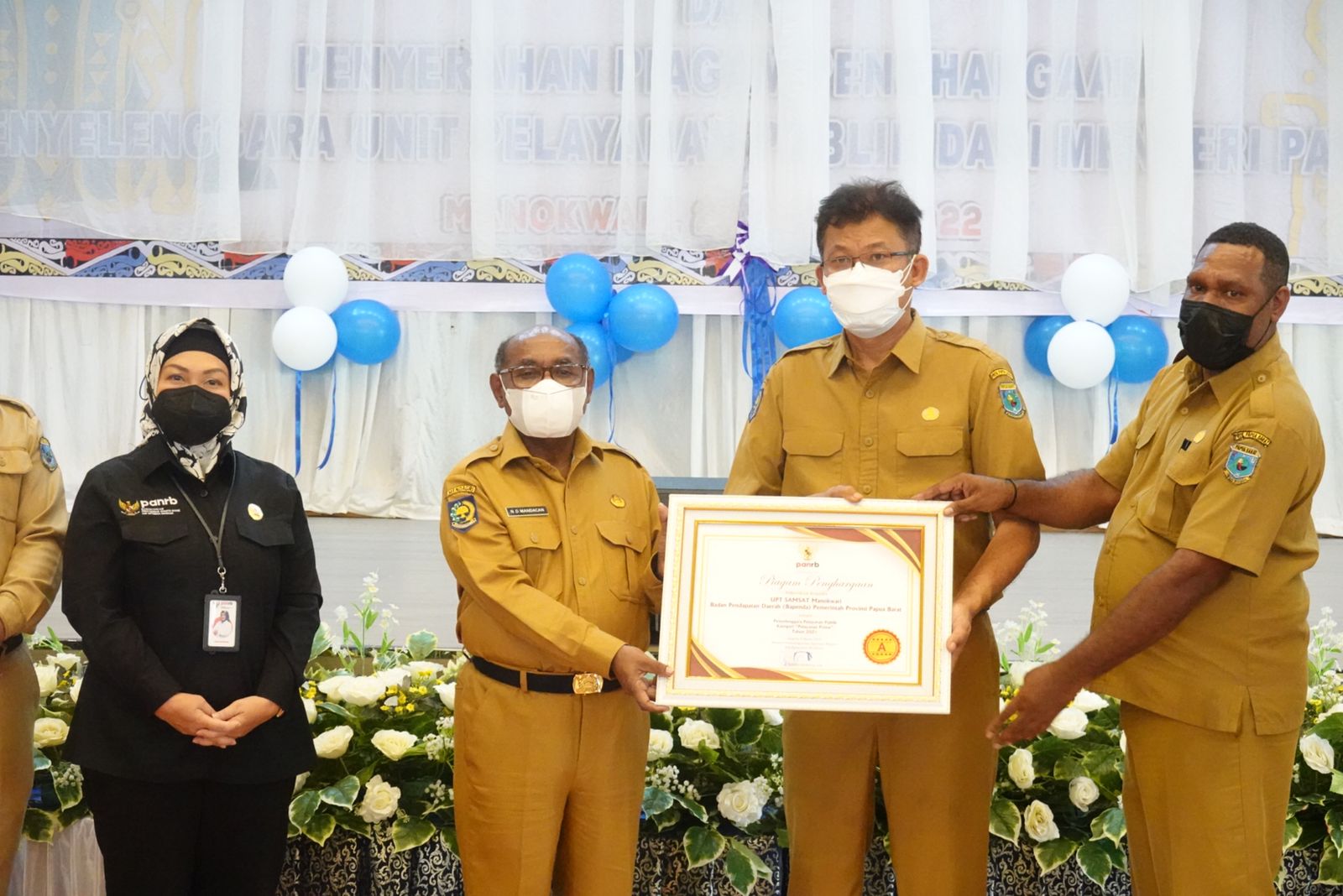 20220330 Penyerahan Penghargaan Pelayanan Publik Provinsi Papua Barat 14