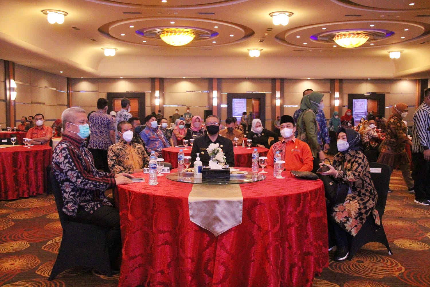 20220331 Deklarasi ASN BerAKHLAK dan Penyerahan Hasil Evaluasi Pelayanan Publik Pemerintah Provinsi Kalimantan Barat 13