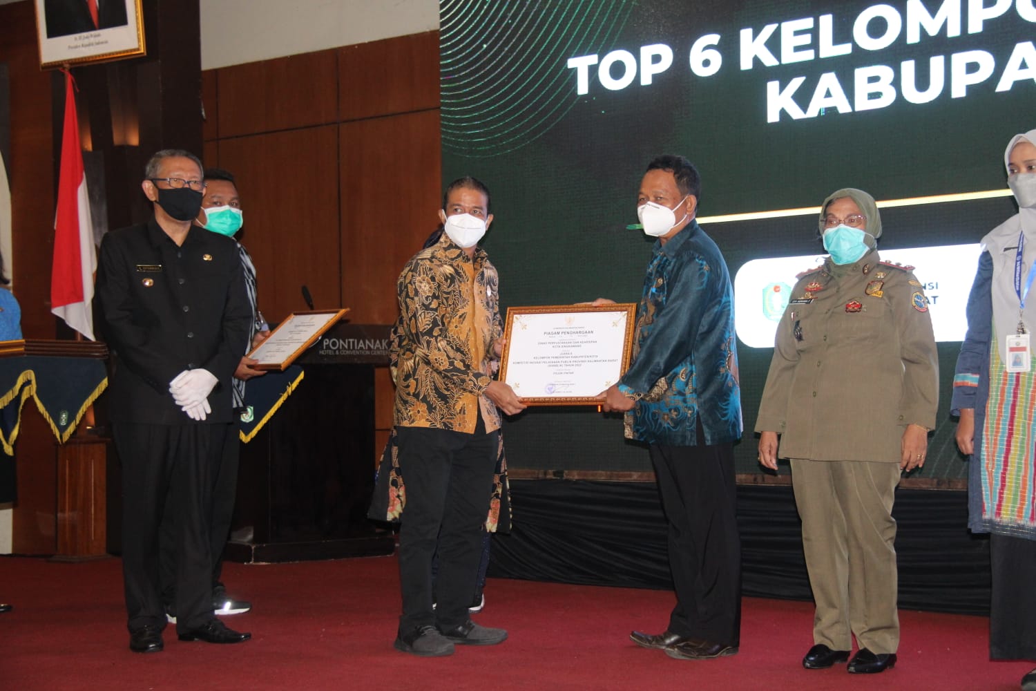 20220331 Deklarasi ASN BerAKHLAK dan Penyerahan Hasil Evaluasi Pelayanan Publik Pemerintah Provinsi Kalimantan Barat 13