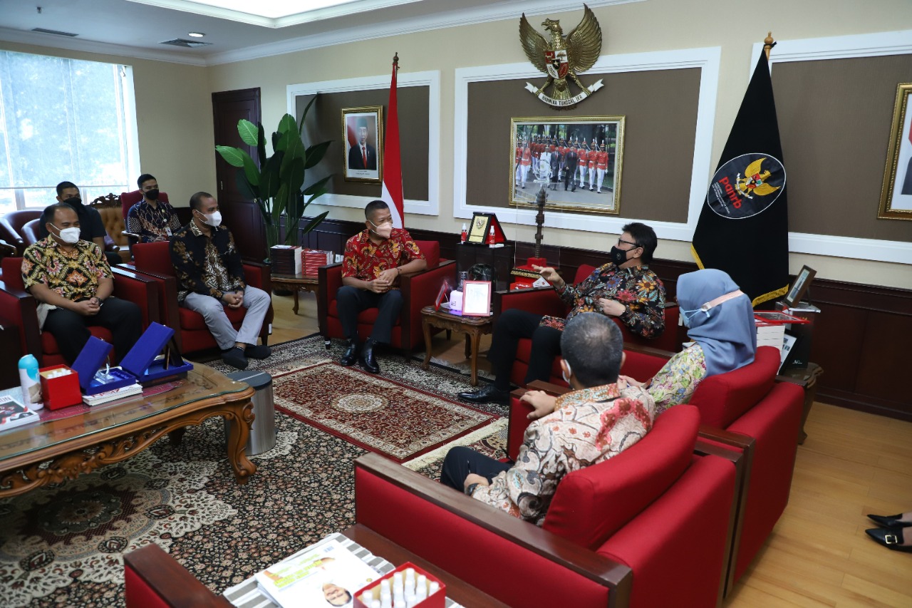 20220408 Menteri PANRB Terima Kunjungan Kerja Wakapolda Papua 1