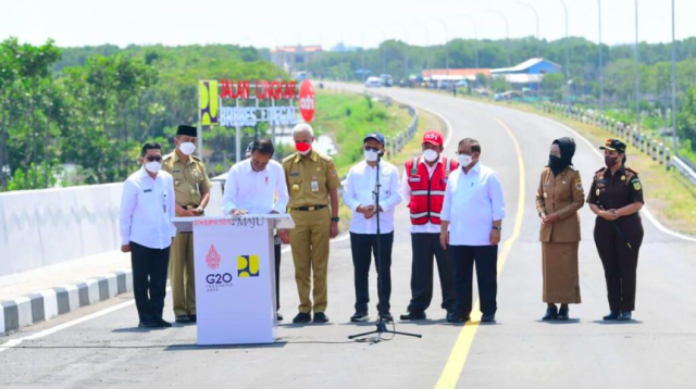 20220414 Resmikan Jalan Lingkar Brebes Tegal Presiden Harap Perlancar Mudik Lebaran