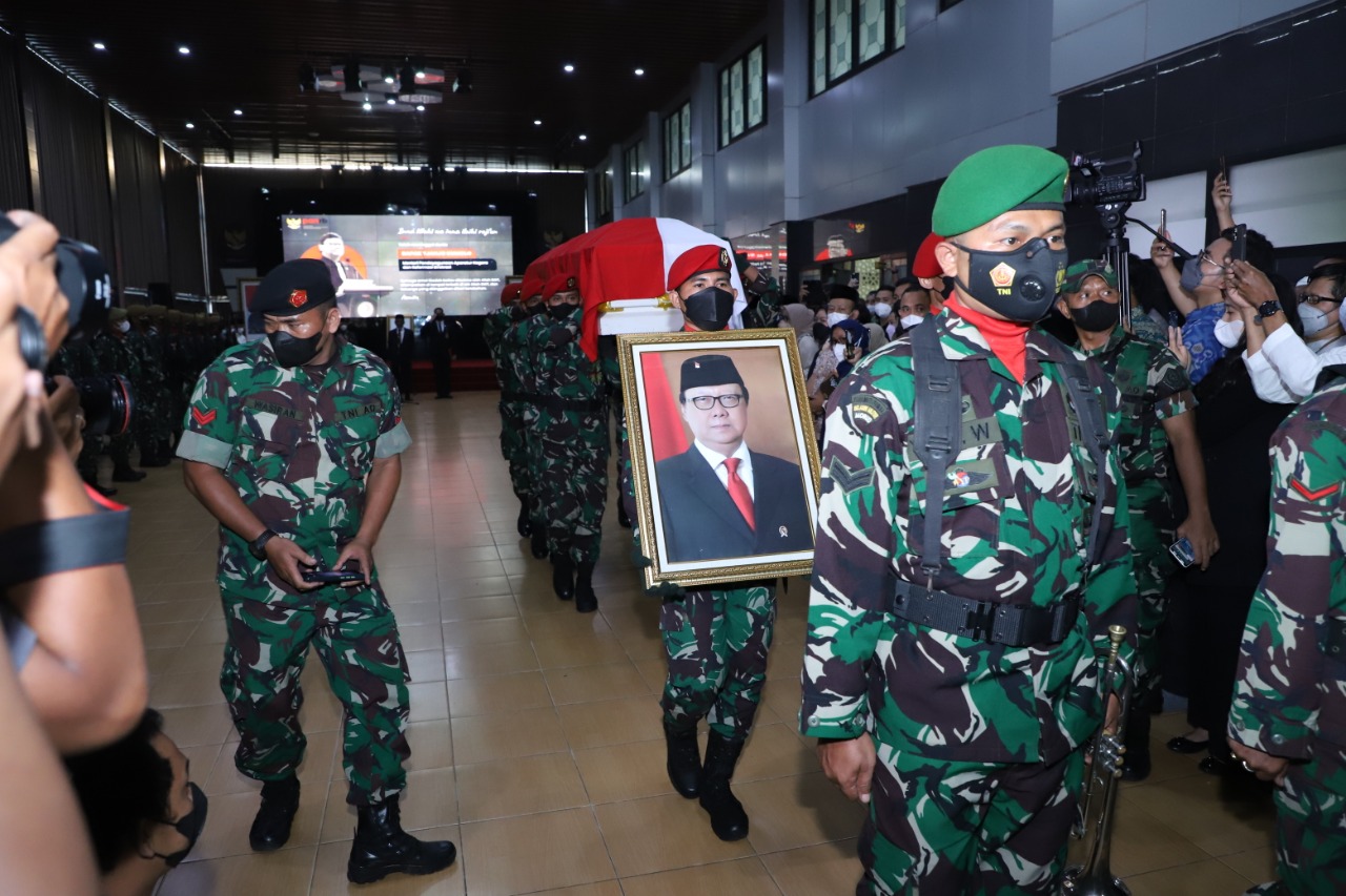 20220701 Prosesi Pemakaman Menteri PANRB Tjahjo Kumolo 42