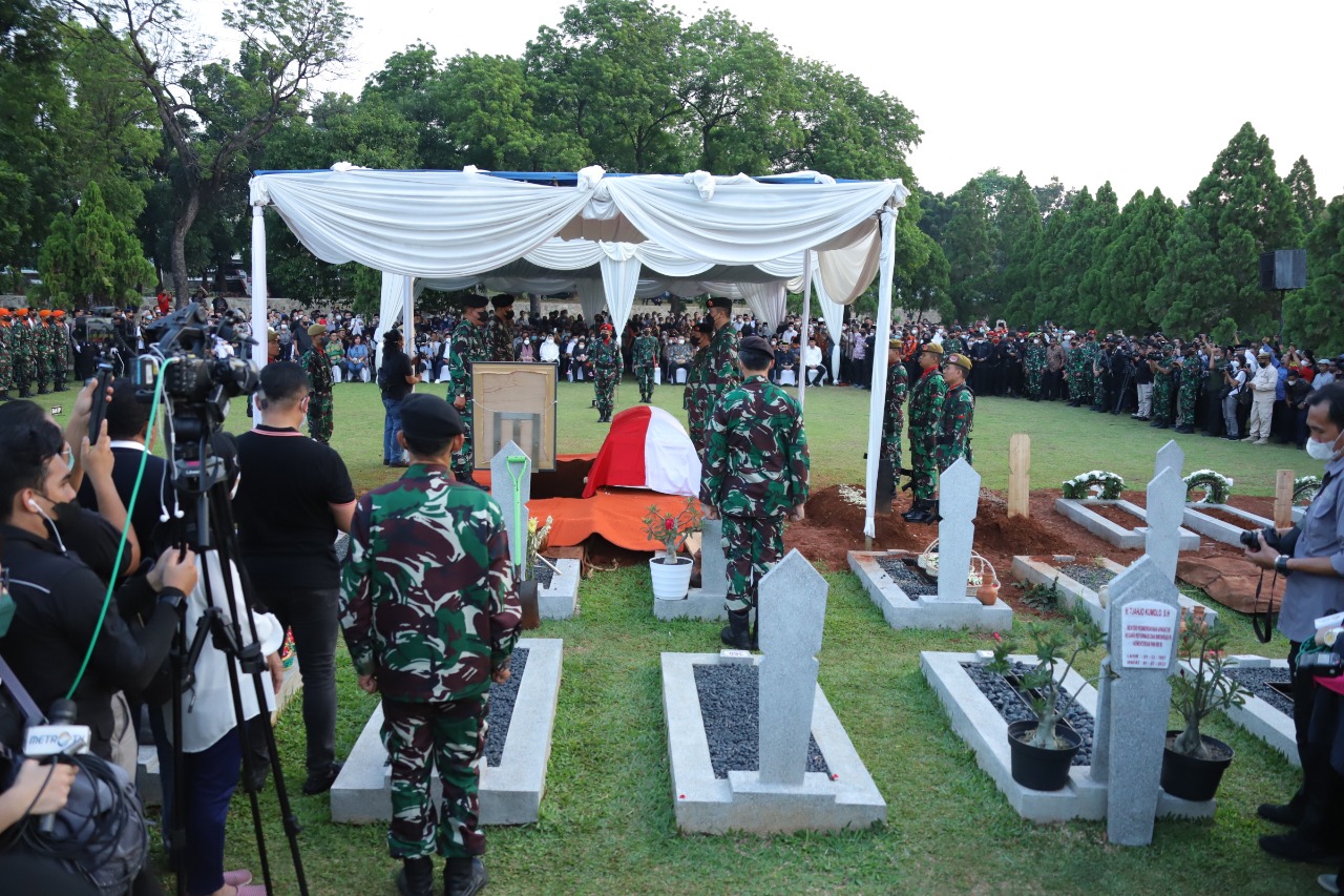 20220701 Prosesi Pemakaman Menteri PANRB Tjahjo Kumolo 42