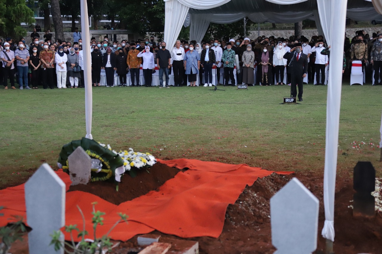 20220701 Prosesi Pemakaman Menteri PANRB Tjahjo Kumolo 42