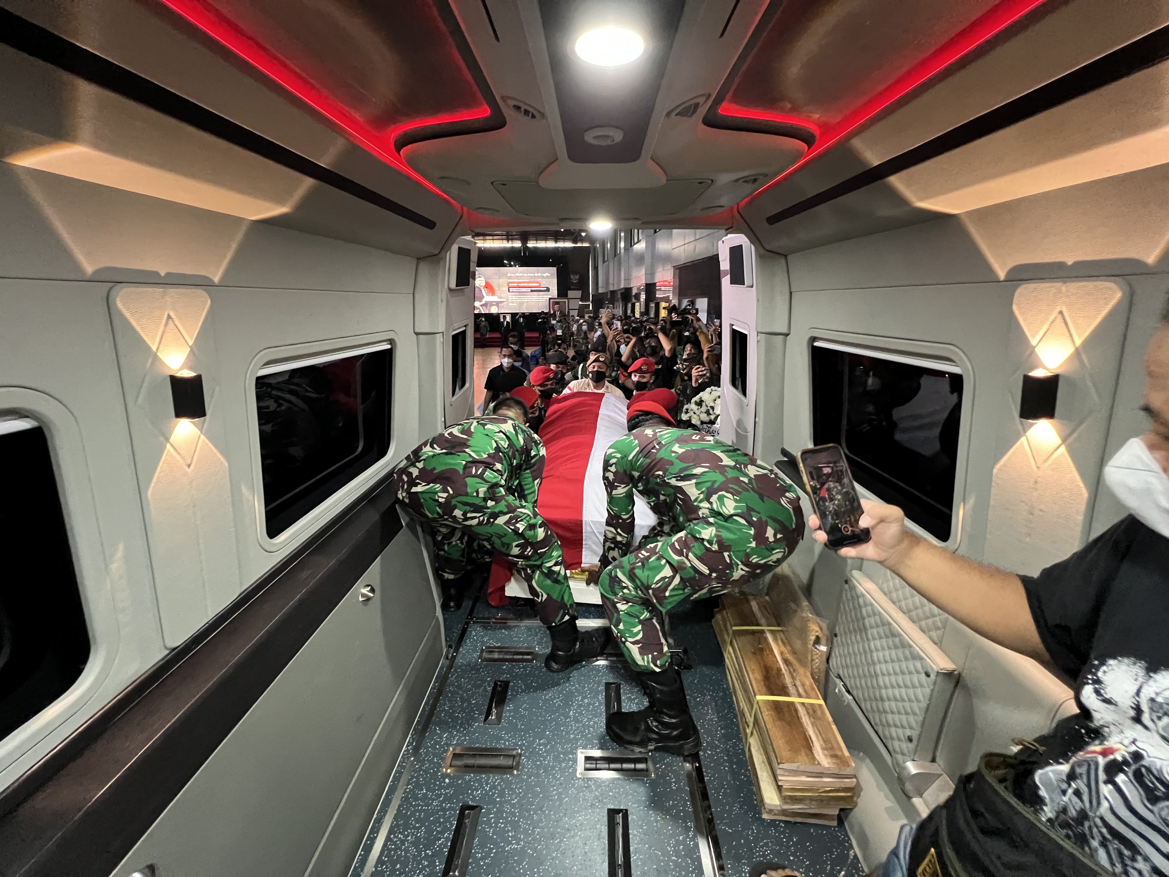 20220701 Prosesi Pemakaman Menteri PANRB Tjahjo Kumolo 42