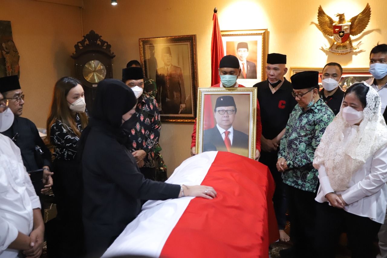 20220701 Prosesi Pemakaman Menteri PANRB Tjahjo Kumolo 10