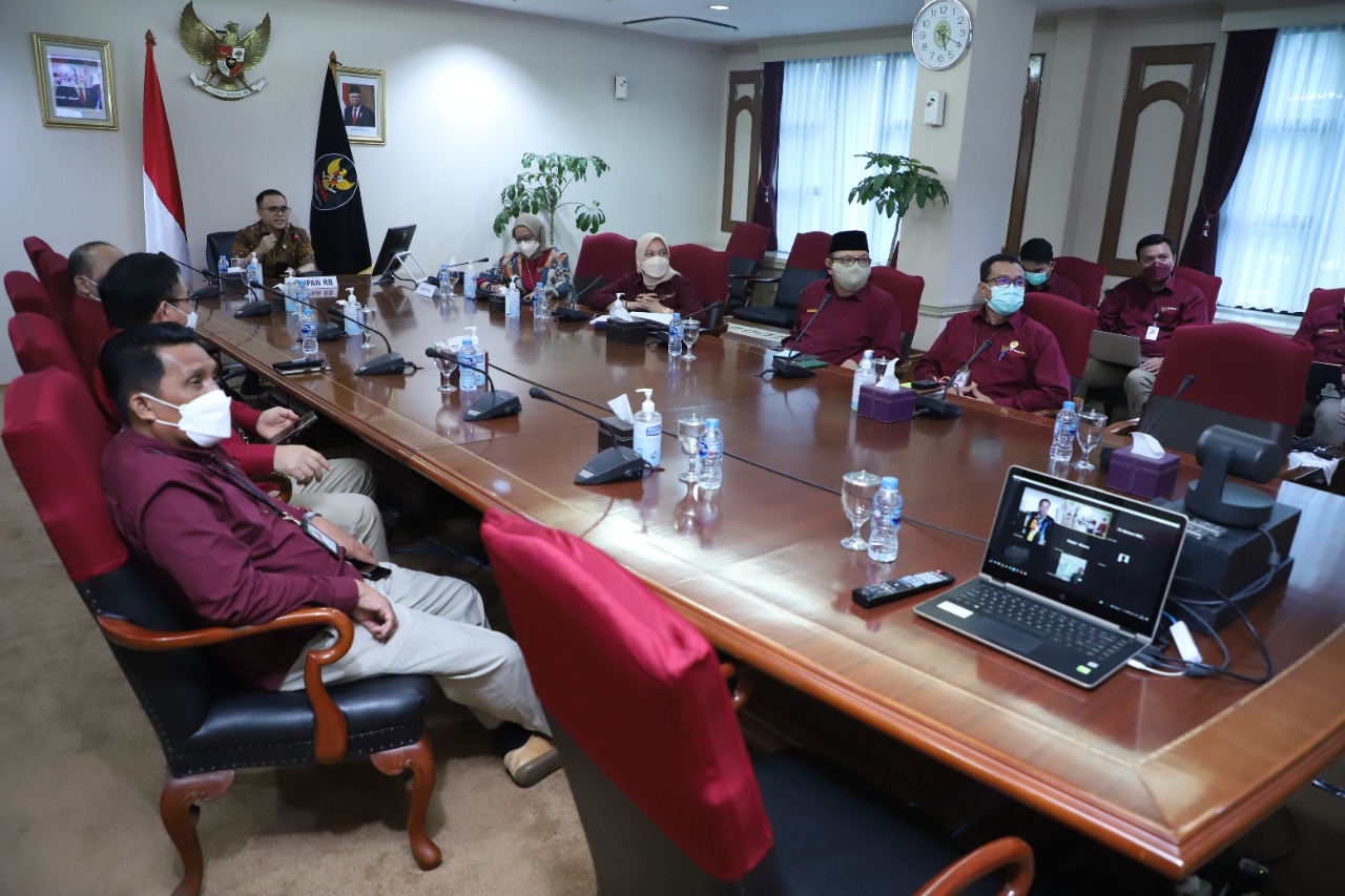 20220914 MENTERI SESMEN DEPUTI Rapat terkait imigrasi 6