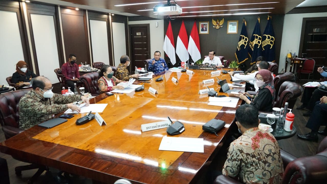 20220927 Rapat Bersama Menkumham Menteri Keuangan dan Ketua KPK 6