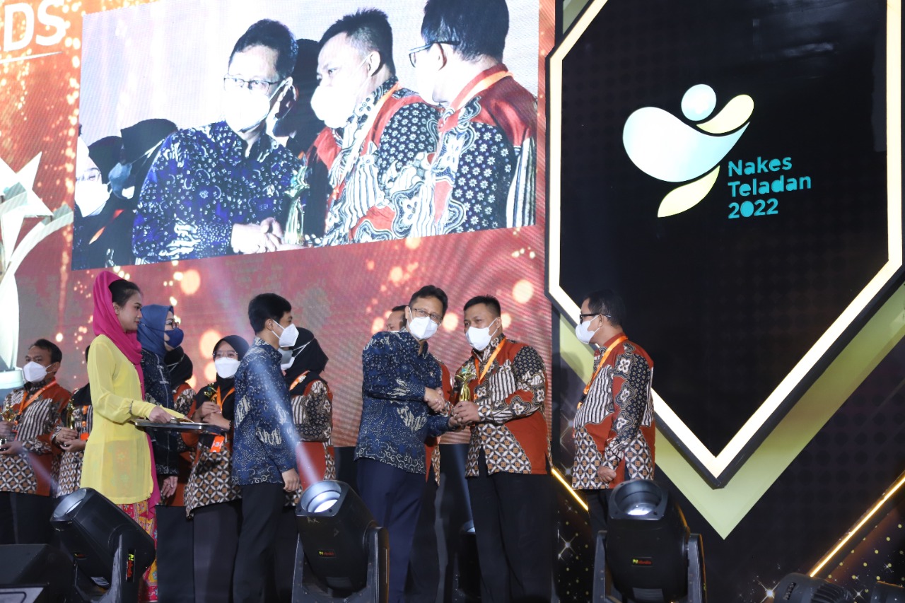 20221111 Menghadiri Anugerah Tenaga kesehatan 2022 12
