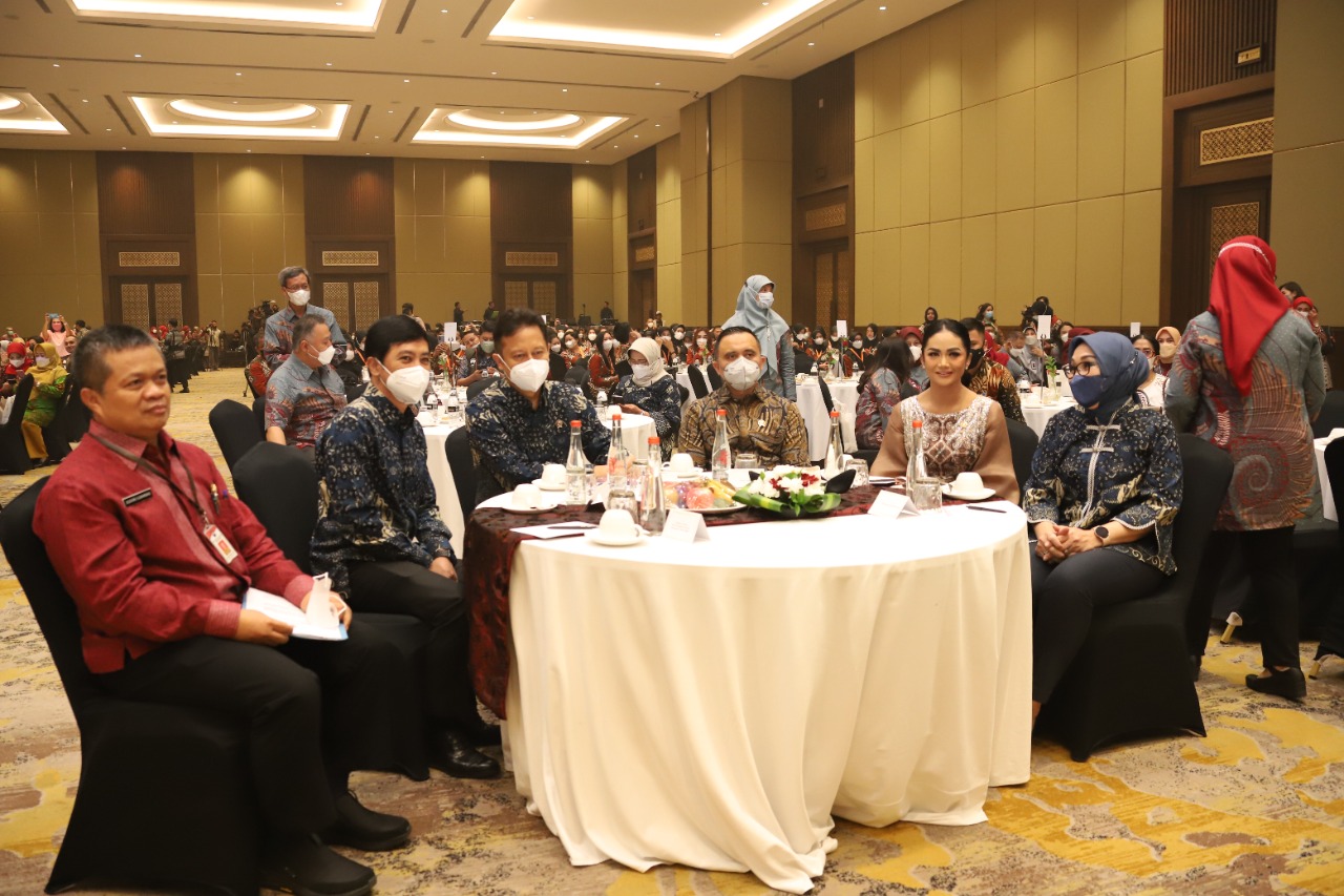 20221111 Menghadiri Anugerah Tenaga kesehatan 2022 1