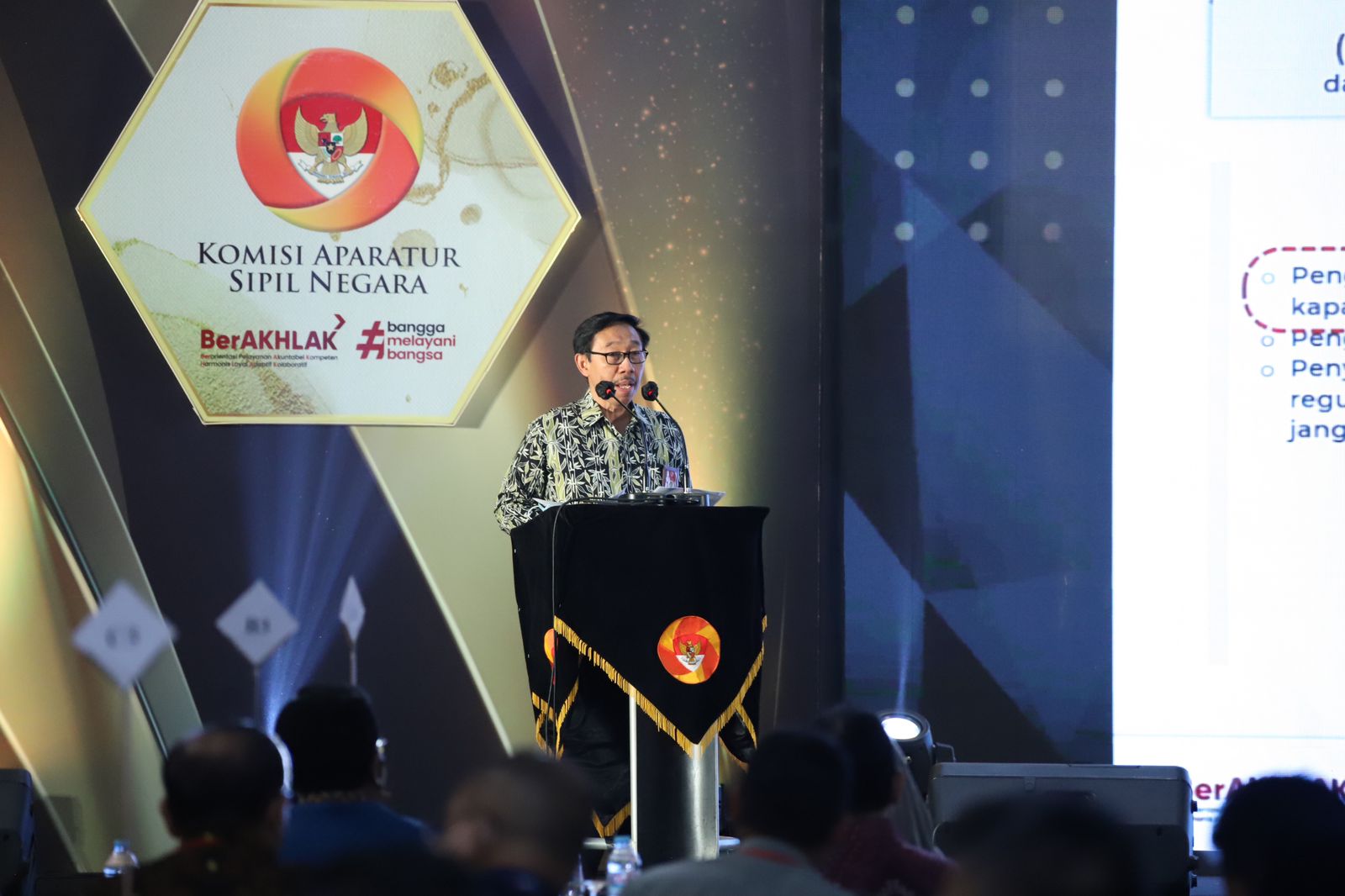 20221208 MENTERI Penghargaan Anugerah Meritokrasi 1