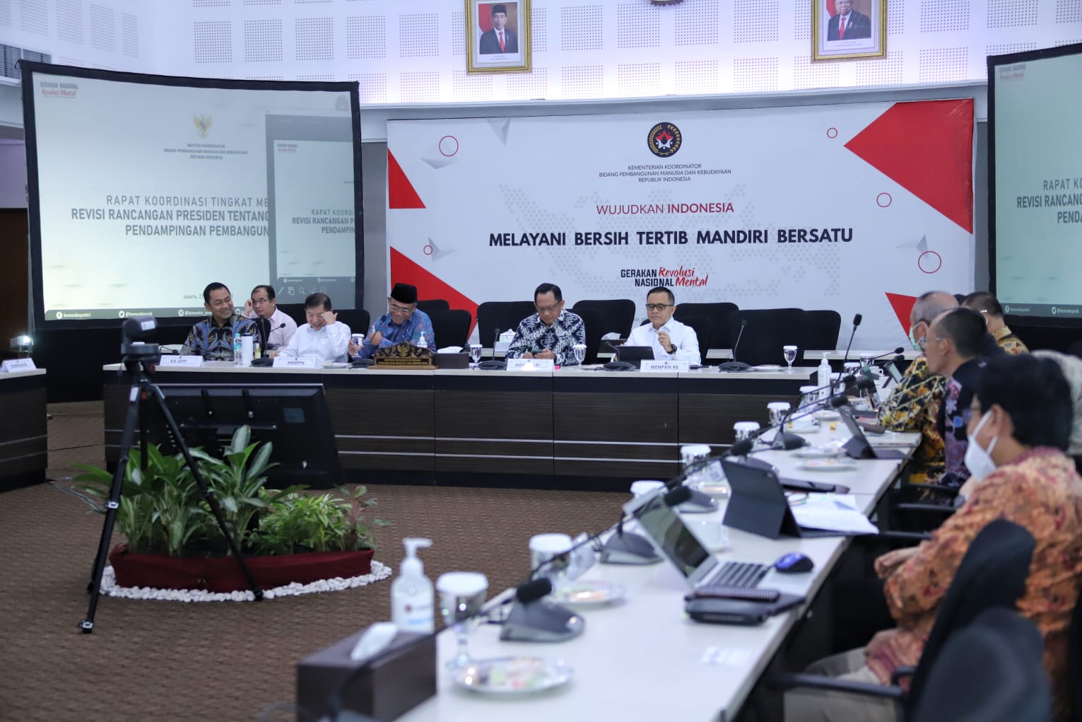 20221227 MENTERI Rapat Tingkat Menteri Penyusunan Rancangan Perpres tentang Penguatan Pendampingan Pembangunan 9