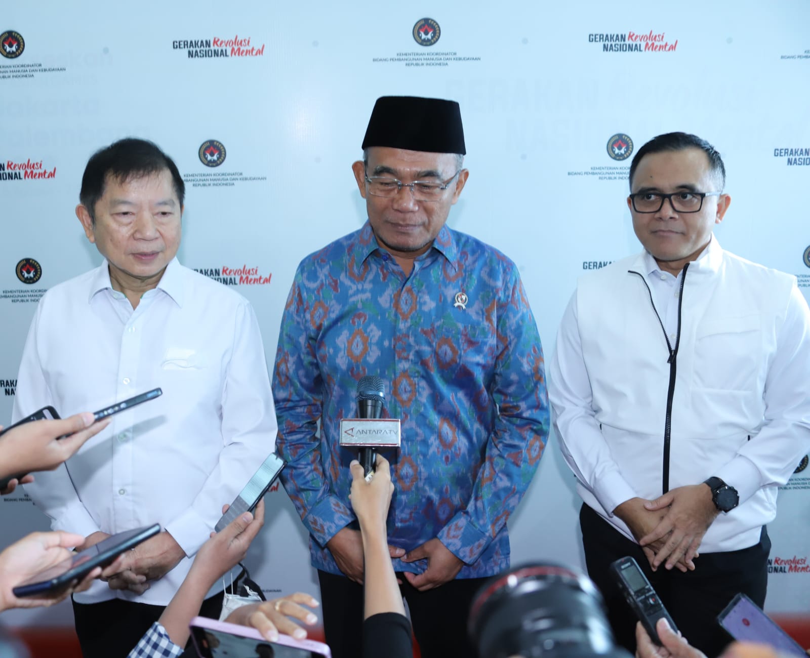 20221227 MENTERI Rapat Tingkat Menteri Penyusunan Rancangan Perpres tentang Penguatan Pendampingan Pembangunan 8
