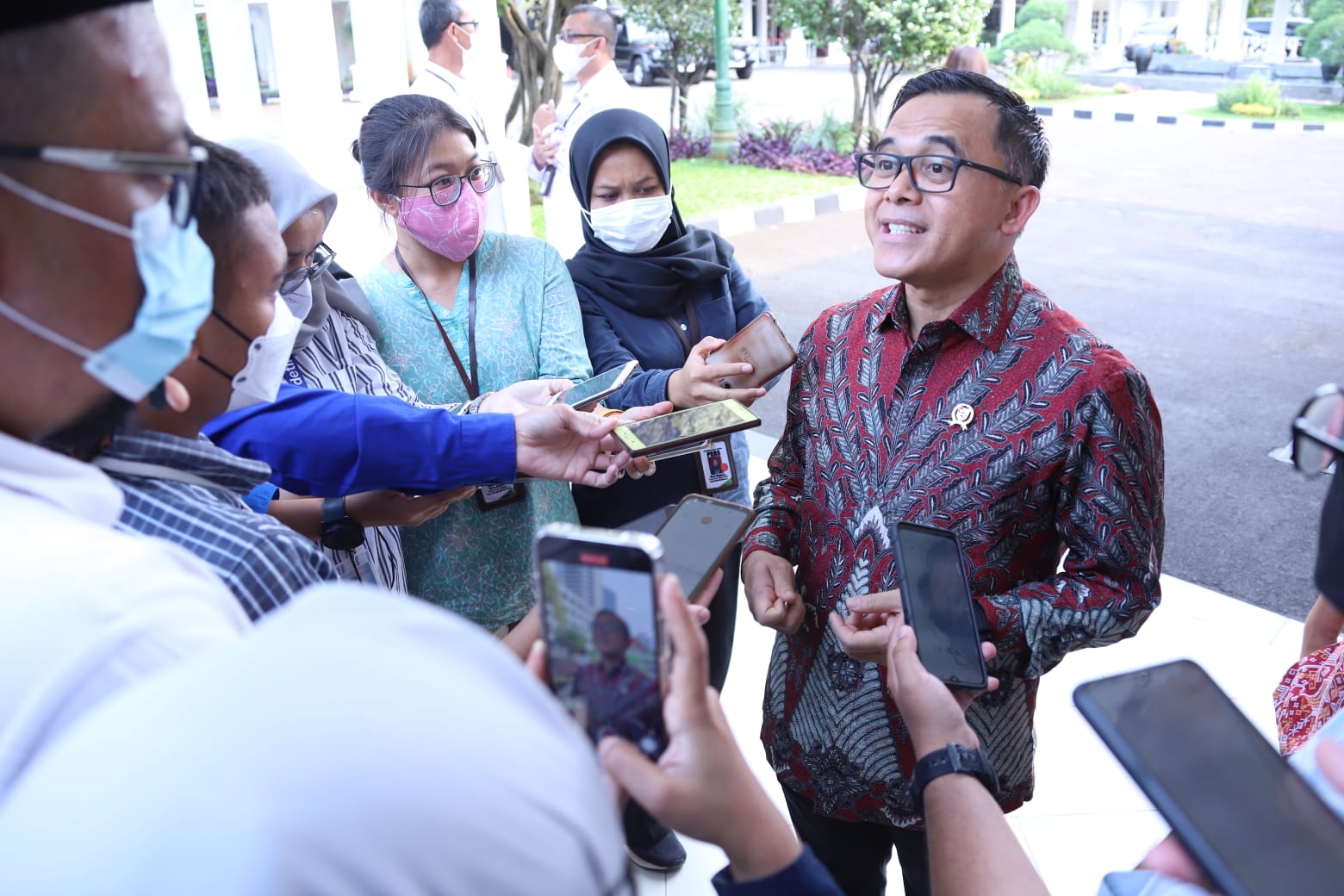 20230112 MENTERI Rapat KPRBN 18