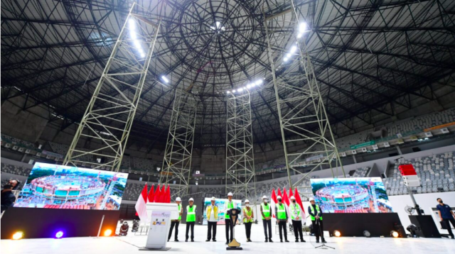 20230116 Presiden Jokowi Lakukan Topping Off Indoor Multifunction Stadium IMS Gelora Bung Karno