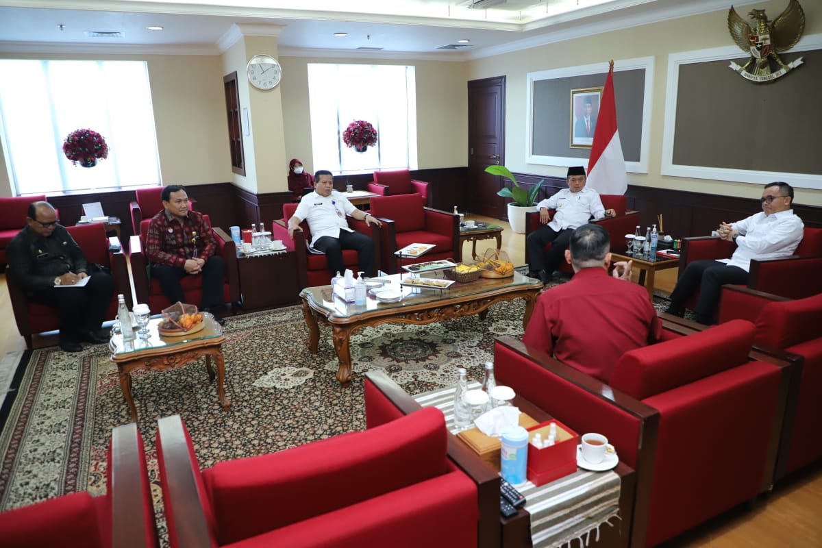 20230208 Menteri Audiensi Gubernur Jambi 11