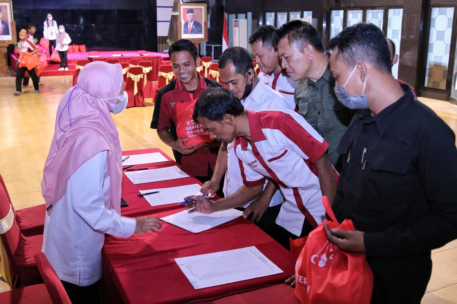 20230410 Penyerahan Sembako 11
