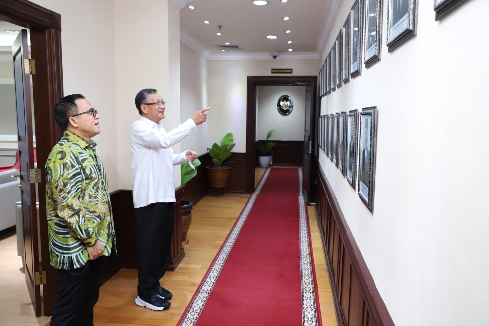 20230511 MENTERI Menerima Menteri ESDM 1