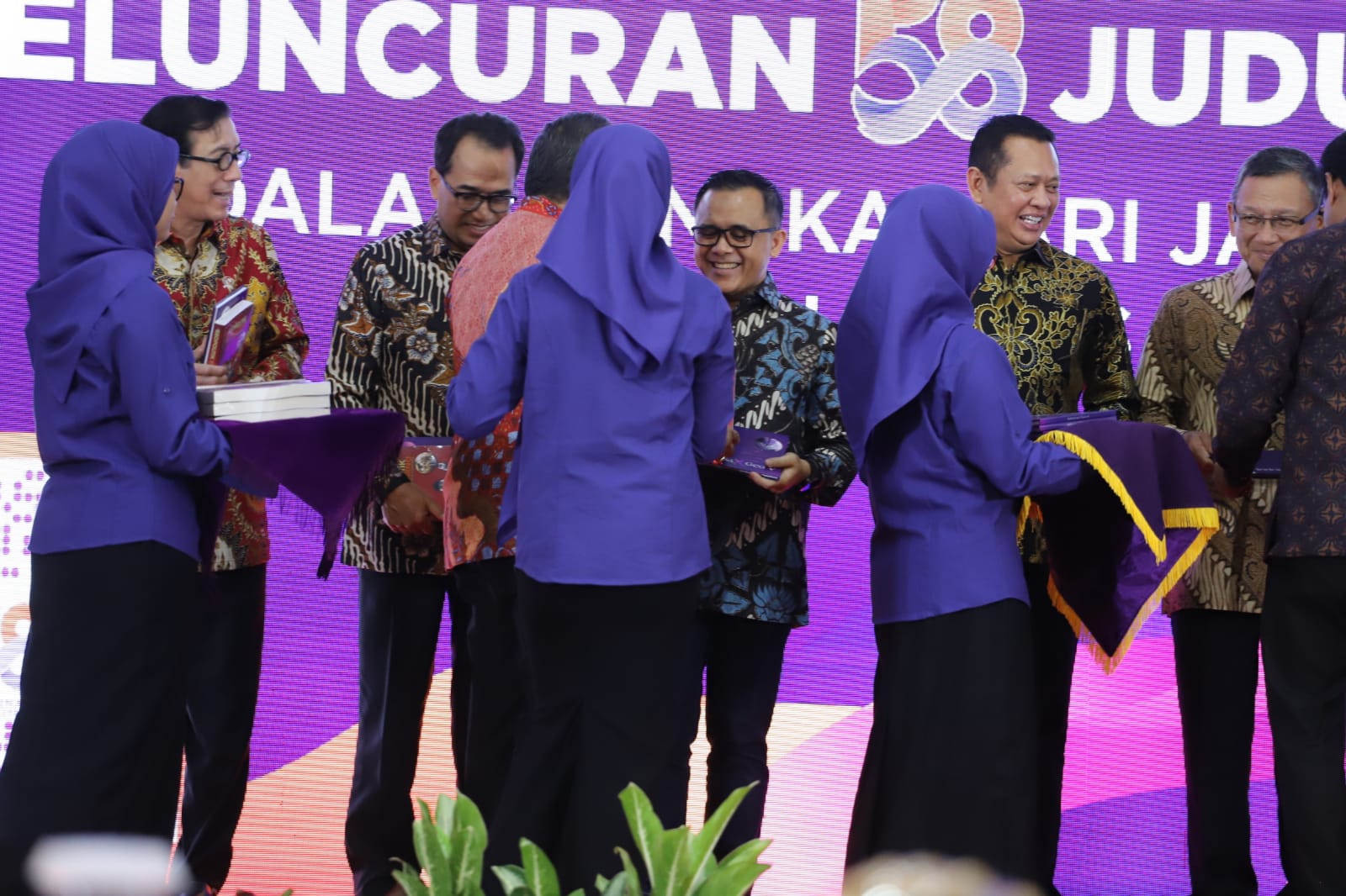 20230520 MENTERI Peluncuran 58 Judul Buku Dalam Rangka Hari Jadi ke 58 Lemhannas RI 14