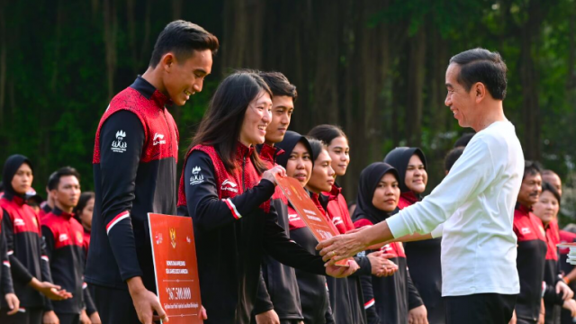 20230606 Presiden Jokowi Serahkan Bonus Apresiasi bagi Atlet SEA Games Ke 32