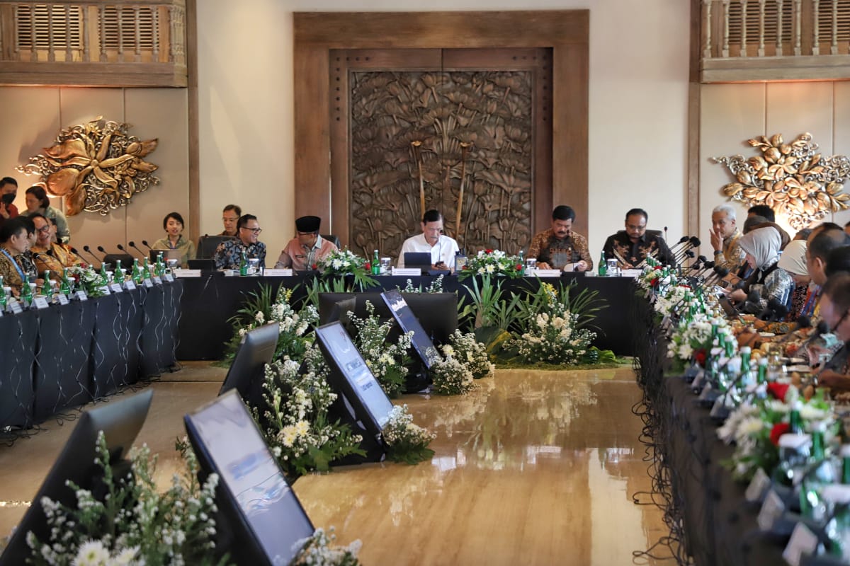 20230721 Rakornas Percepatan Pengembangan 5 DPSP Semester I 2023 dan Rapat Dewan Pengarah Badan Otorita Pengelola Kawasan Pariwisata 10