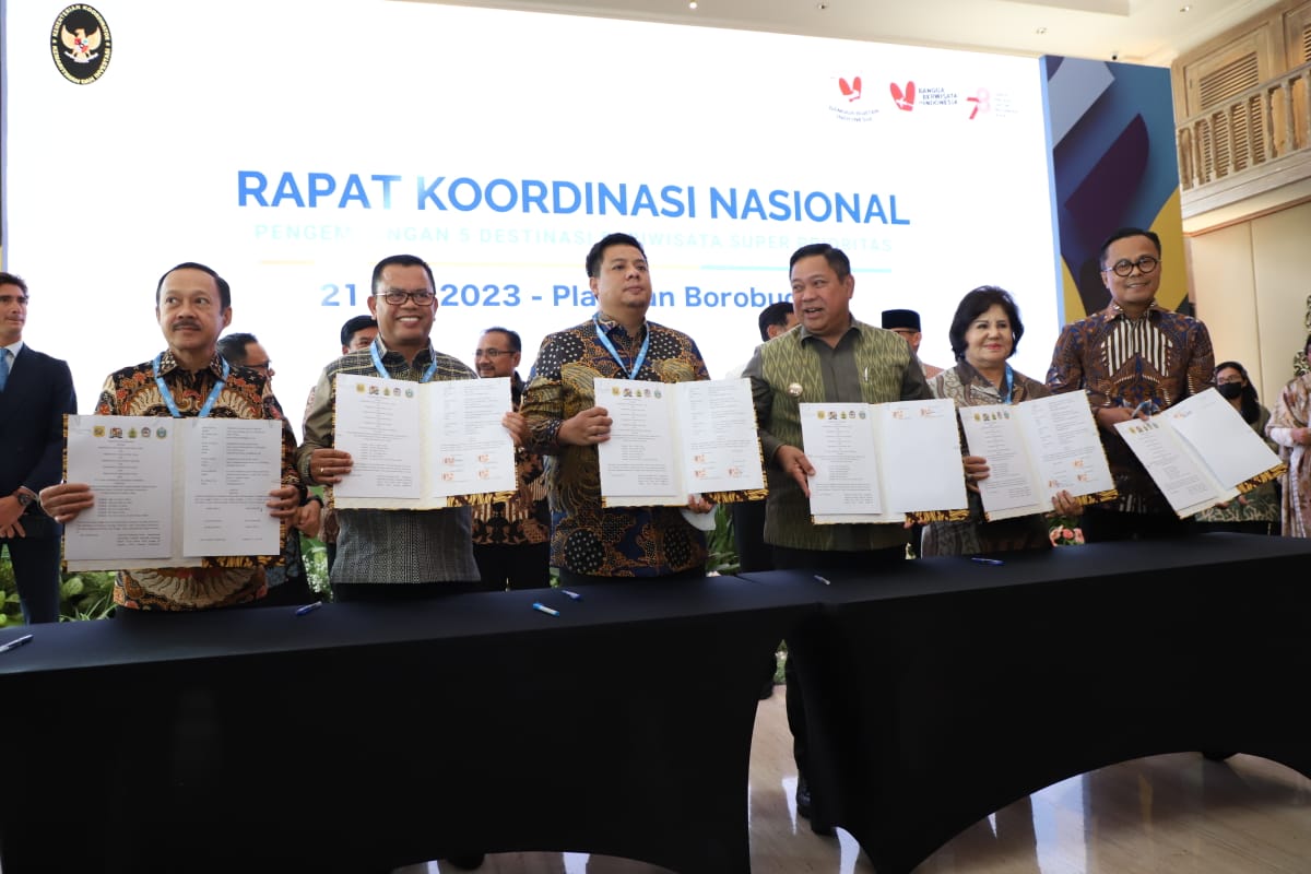20230721 Rakornas Percepatan Pengembangan 5 DPSP Semester I 2023 dan Rapat Dewan Pengarah Badan Otorita Pengelola Kawasan Pariwisata 10