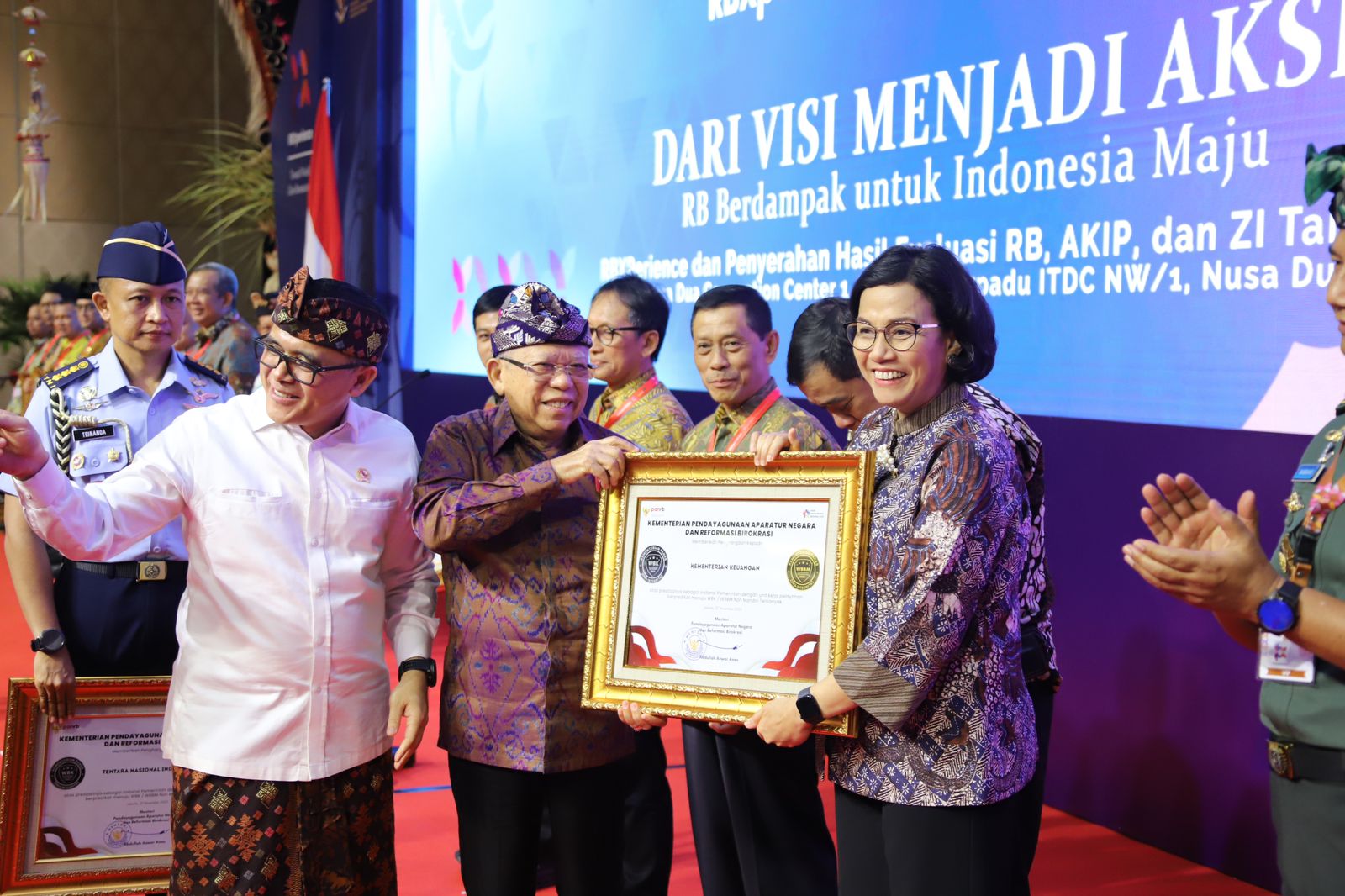 20231206 Penyerahan Hasil Evaluasi RB AKIP dan ZI Tahun 2023 1