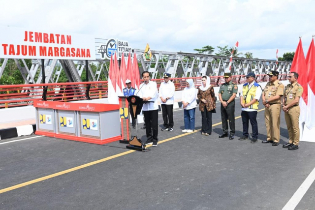 20230103 Resmikan Tiga Jembatan di Jawa Tengah Presiden Mobilitas Makin Aman dan Cepat