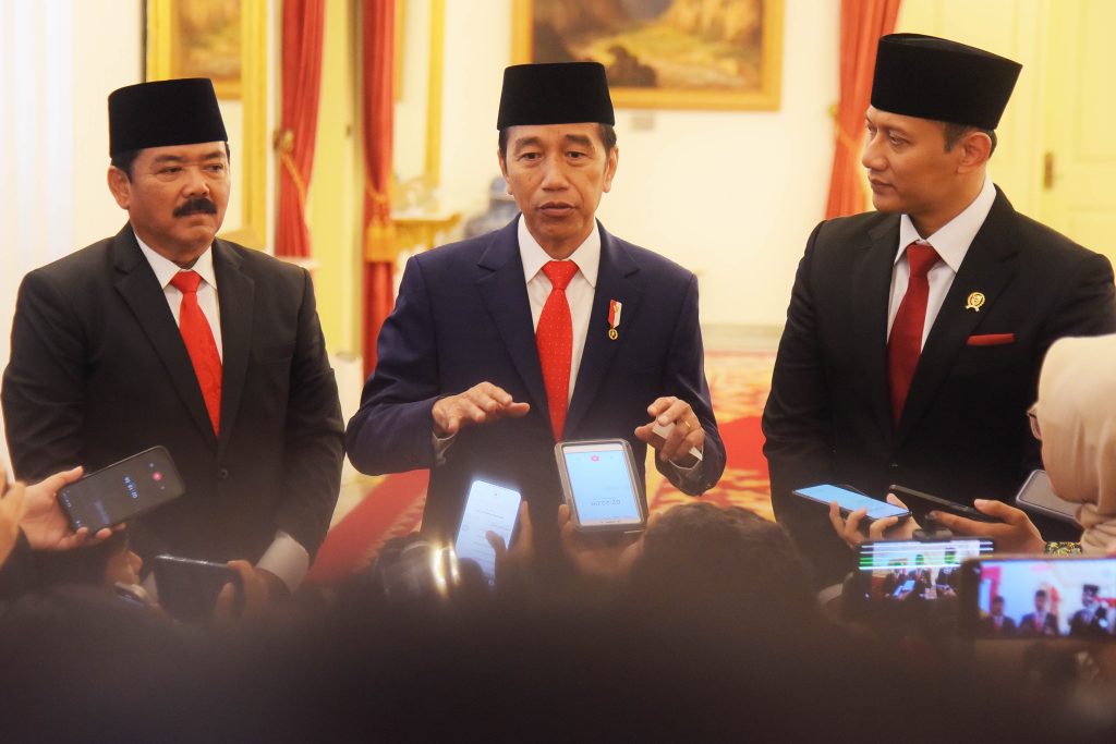 20240222 Presiden Jokowi Lantik Hadi Tjahjanto Jadi Menko Polhukam dan AHY Jadi Menteri ATR