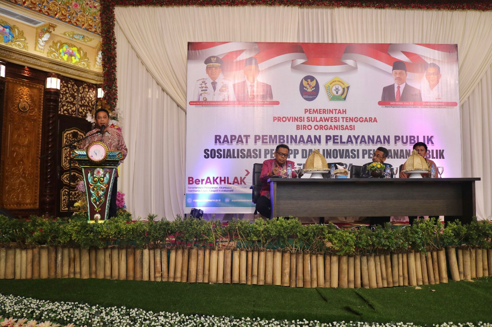 20240426 Rapat Pembinaan Pelayanan Publik Provinsi Sulawesi Tenggara 6