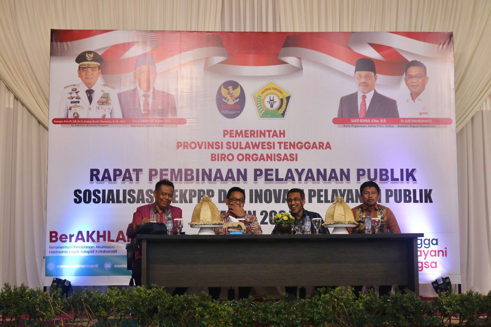 20240426 Rapat Pembinaan Pelayanan Publik Provinsi Sulawesi Tenggara 6