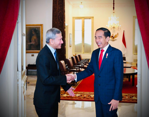 20240429 Presiden Jokowi Terima Kunjungan Kehormatan Menlu Singapura