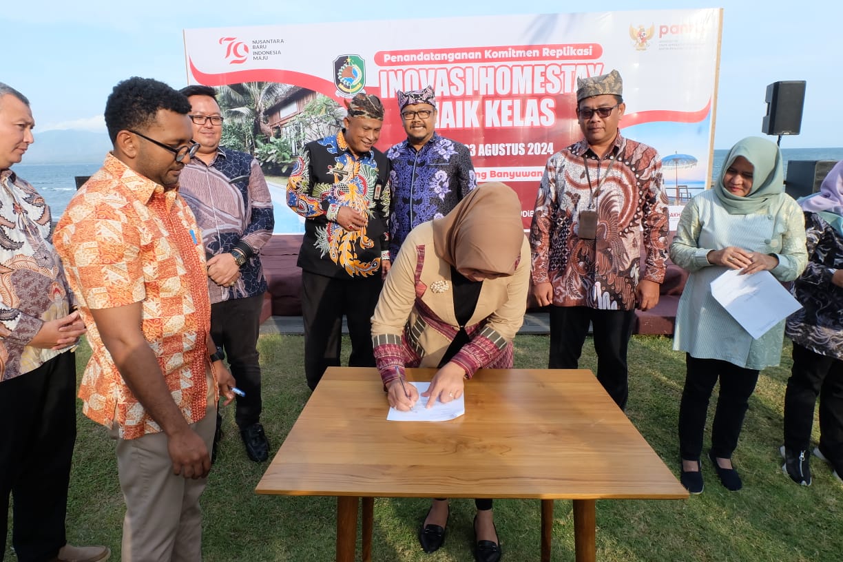 20240823 DEP YANLIK Penandatanganan Komitmen Replikasi Inovasi Homestay Naik Kelas 21