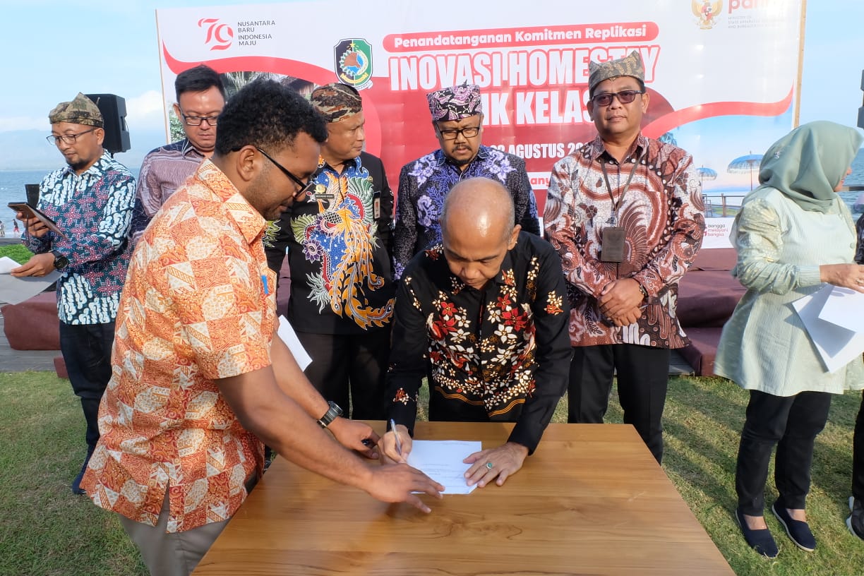 20240823 DEP YANLIK Penandatanganan Komitmen Replikasi Inovasi Homestay Naik Kelas 21
