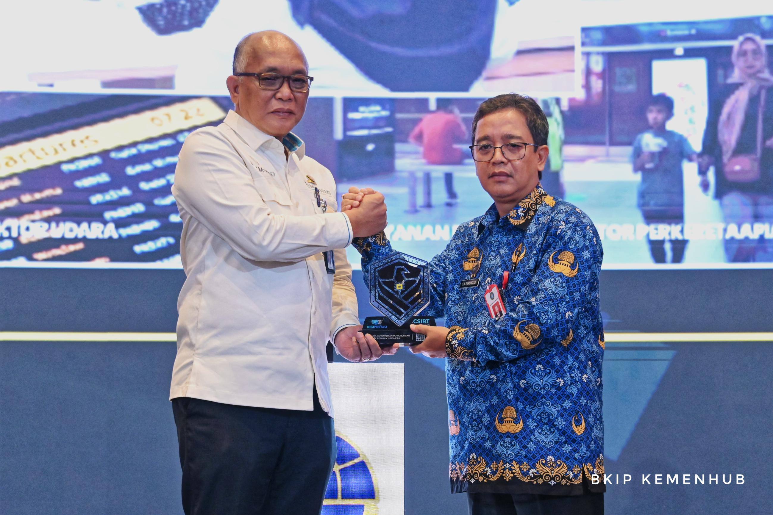 20241007 DEP BALAKS Penandatanganan MoU Pengintegrasian Layanan Kemenhub ke dalam Portal INAku 13