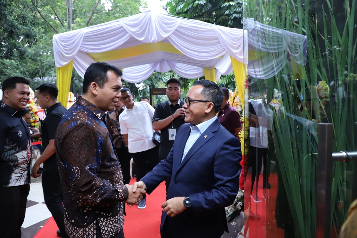 20241016 Menghadiri Sidang Terbuka Promosi Doktor Menteri ESDM15