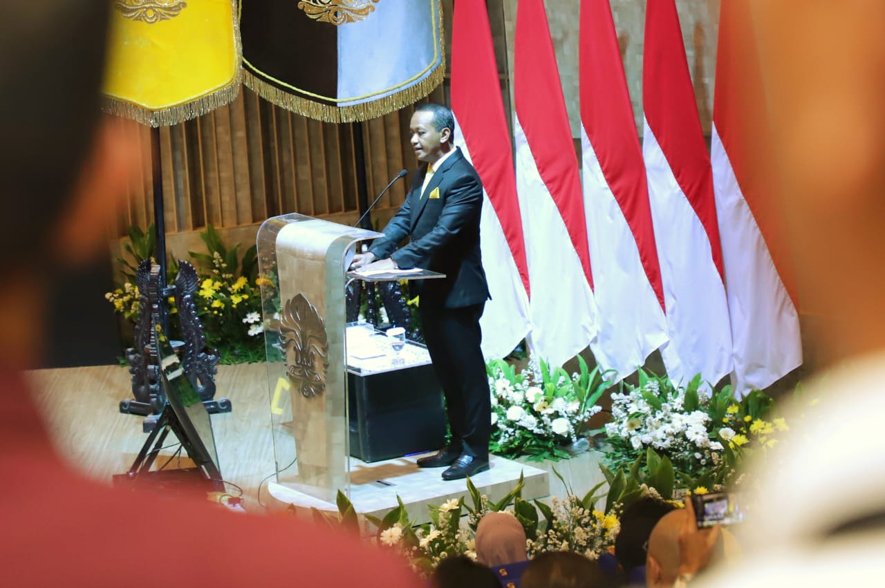 20241016 Menghadiri Sidang Terbuka Promosi Doktor Menteri ESDM15