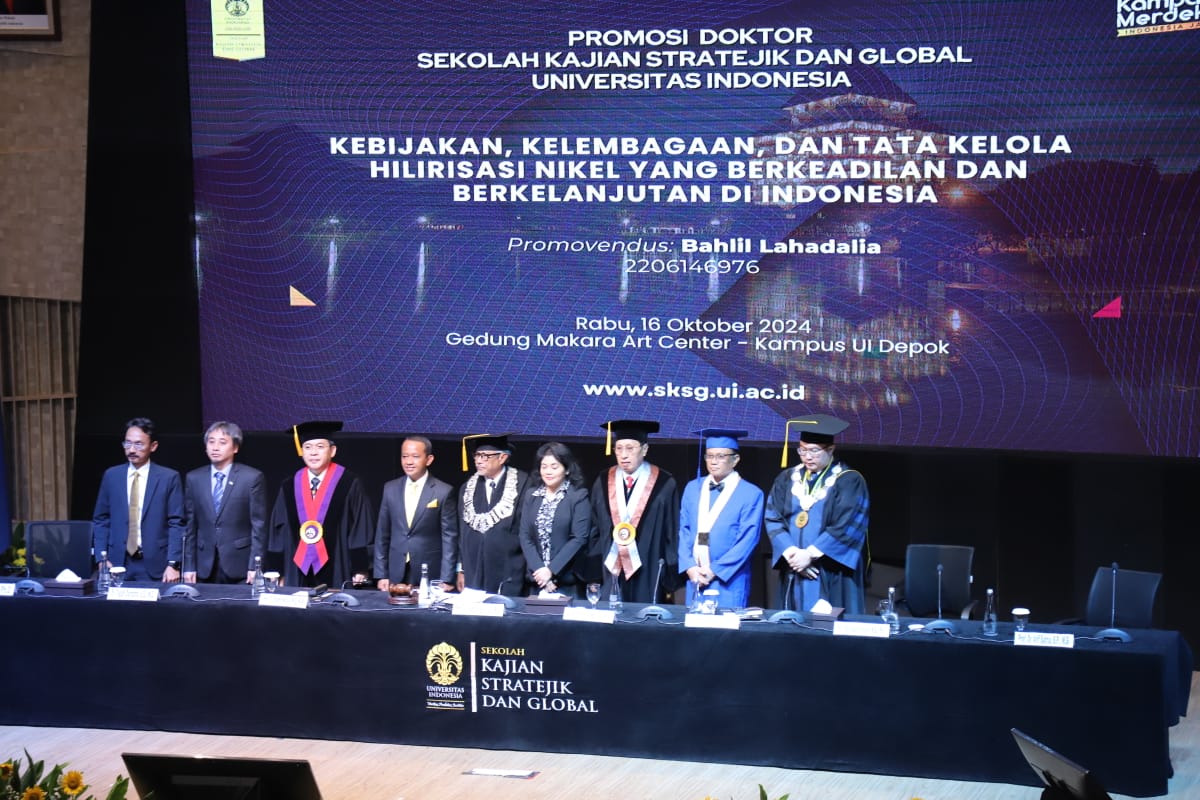 20241016 Menghadiri Sidang Terbuka Promosi Doktor Menteri ESDM15