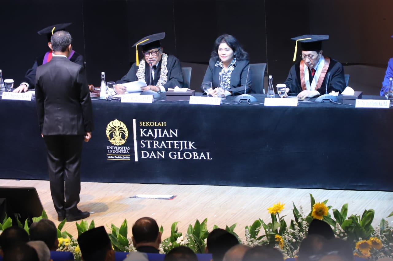 20241016 Menghadiri Sidang Terbuka Promosi Doktor Menteri ESDM15