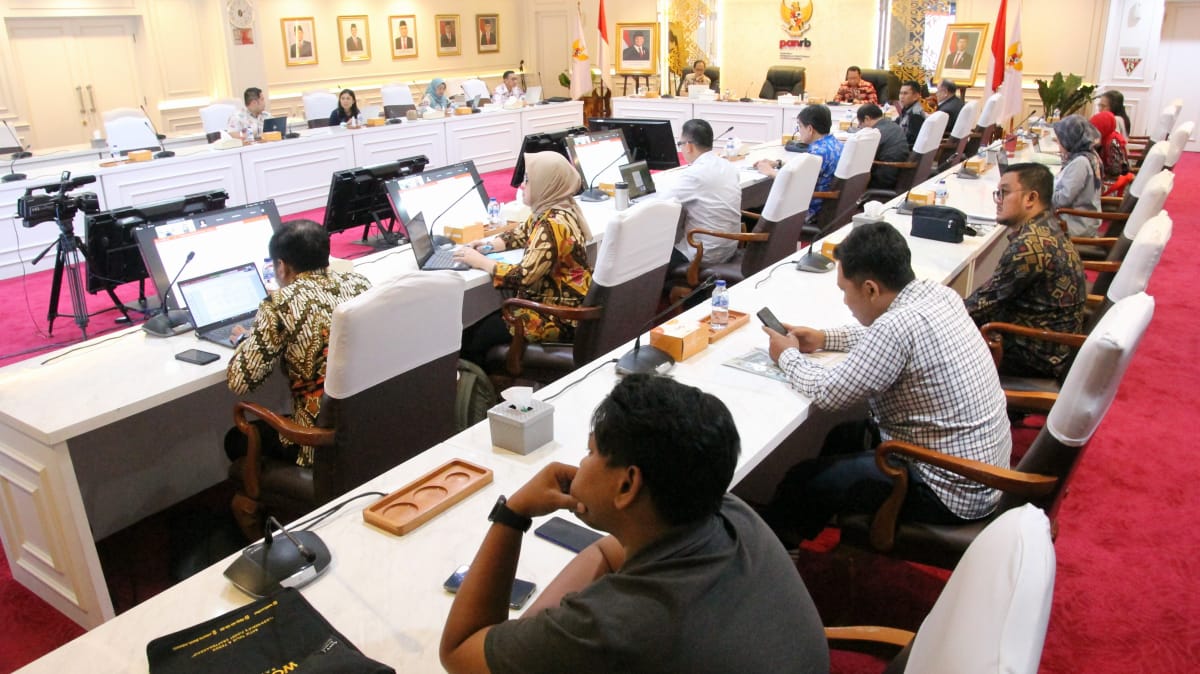 20241101 Rapat Penataan Organisasi Kementerian Desa Pembangunan Daerah Tertinggal serta Kementerian Transmigrasi 1